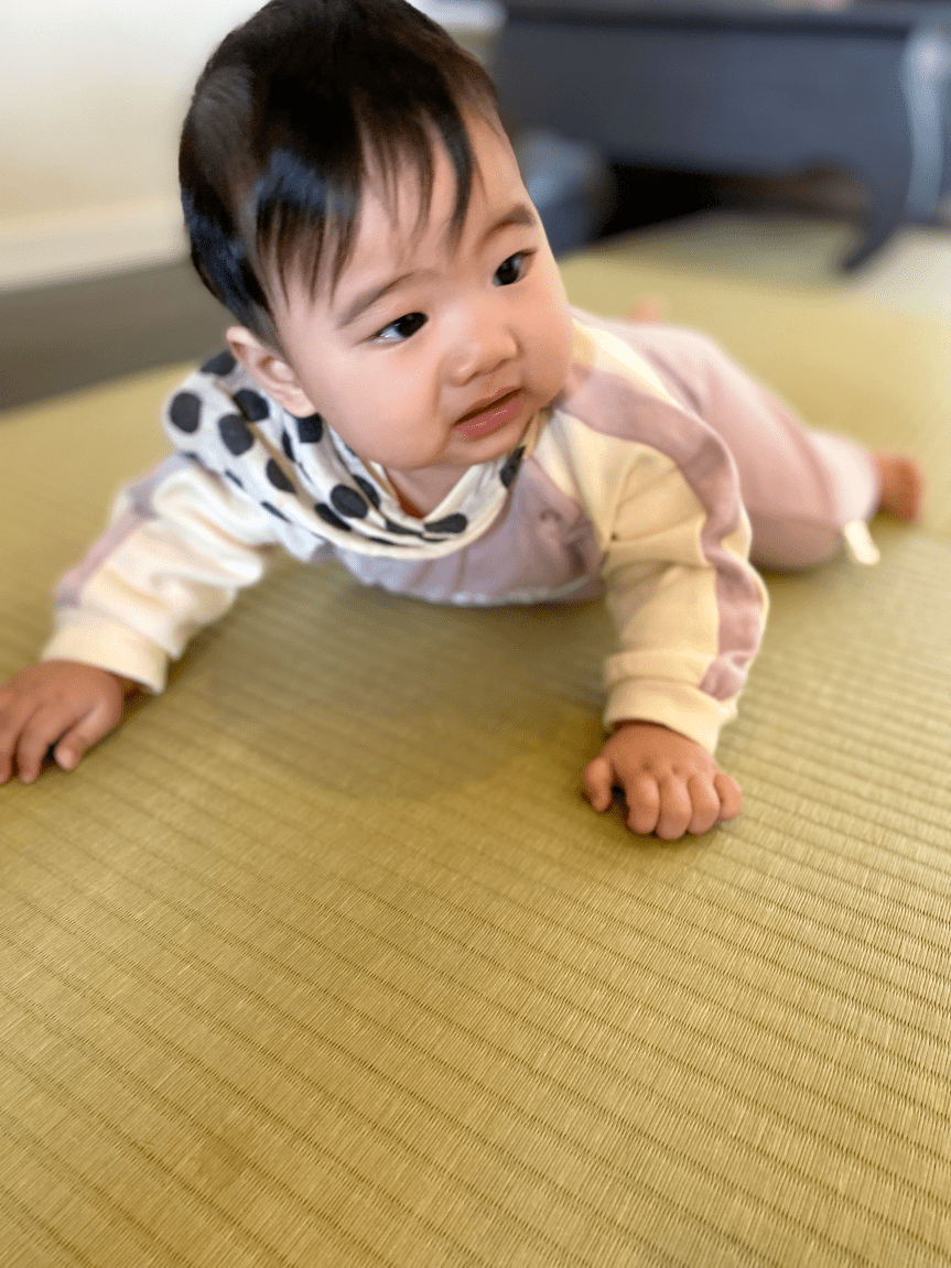 Bond on a tatami mat